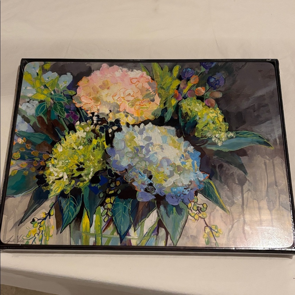 Beautiful NEW Cala Cork Backed Floral Placemats, Set of 4, unopened